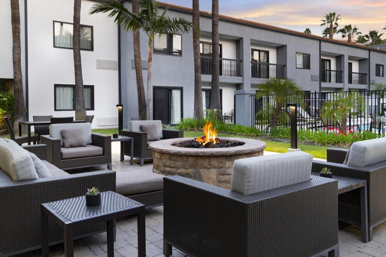 Courtyard By Marriott Angeles Orange County Hotel