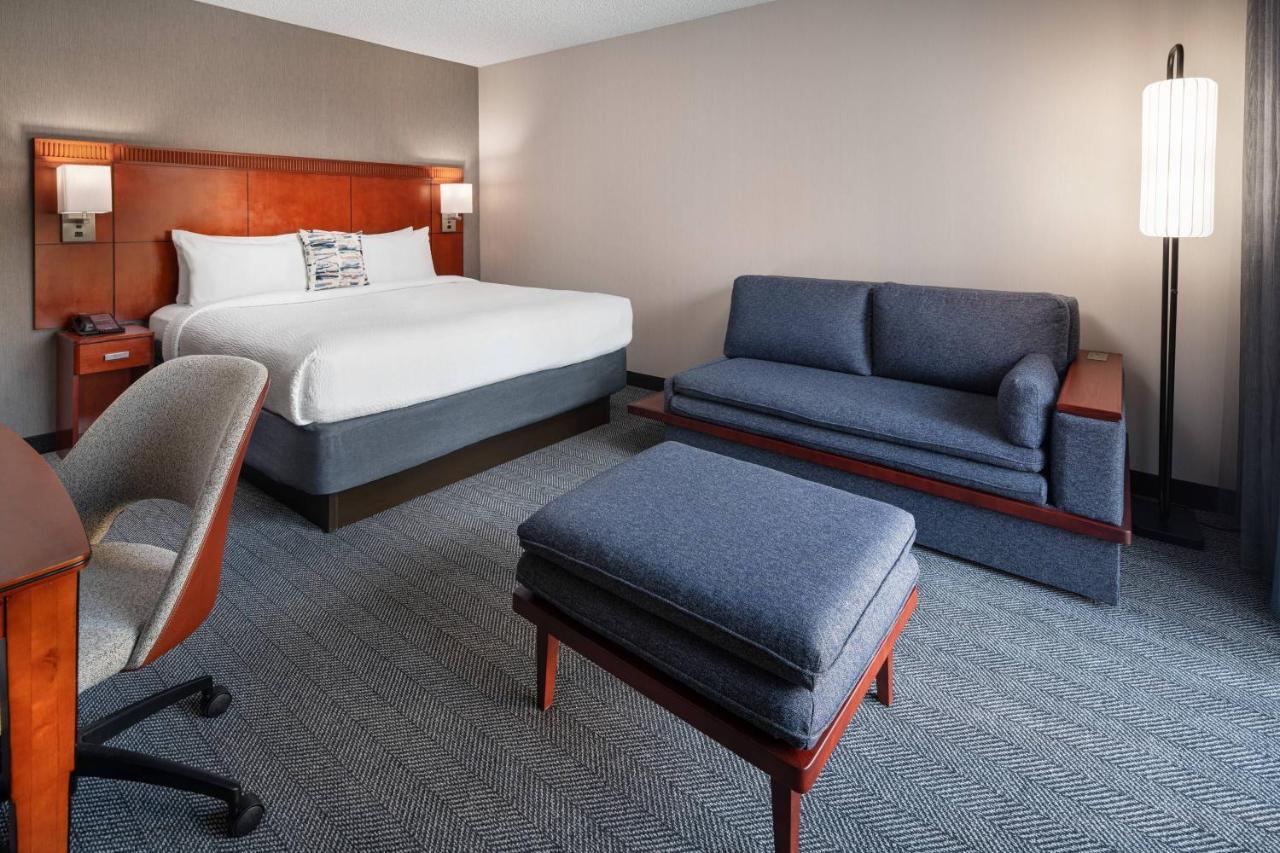 Courtyard By Marriott Angeles Orange County