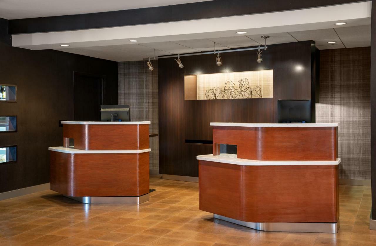 Courtyard By Marriott Angeles Orange County Hotel
