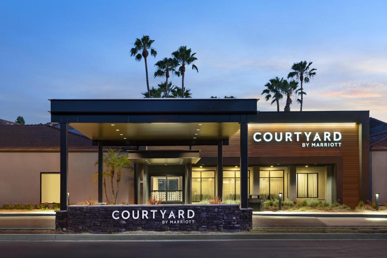 Hotel Courtyard By Marriott Angeles Orange County 3*